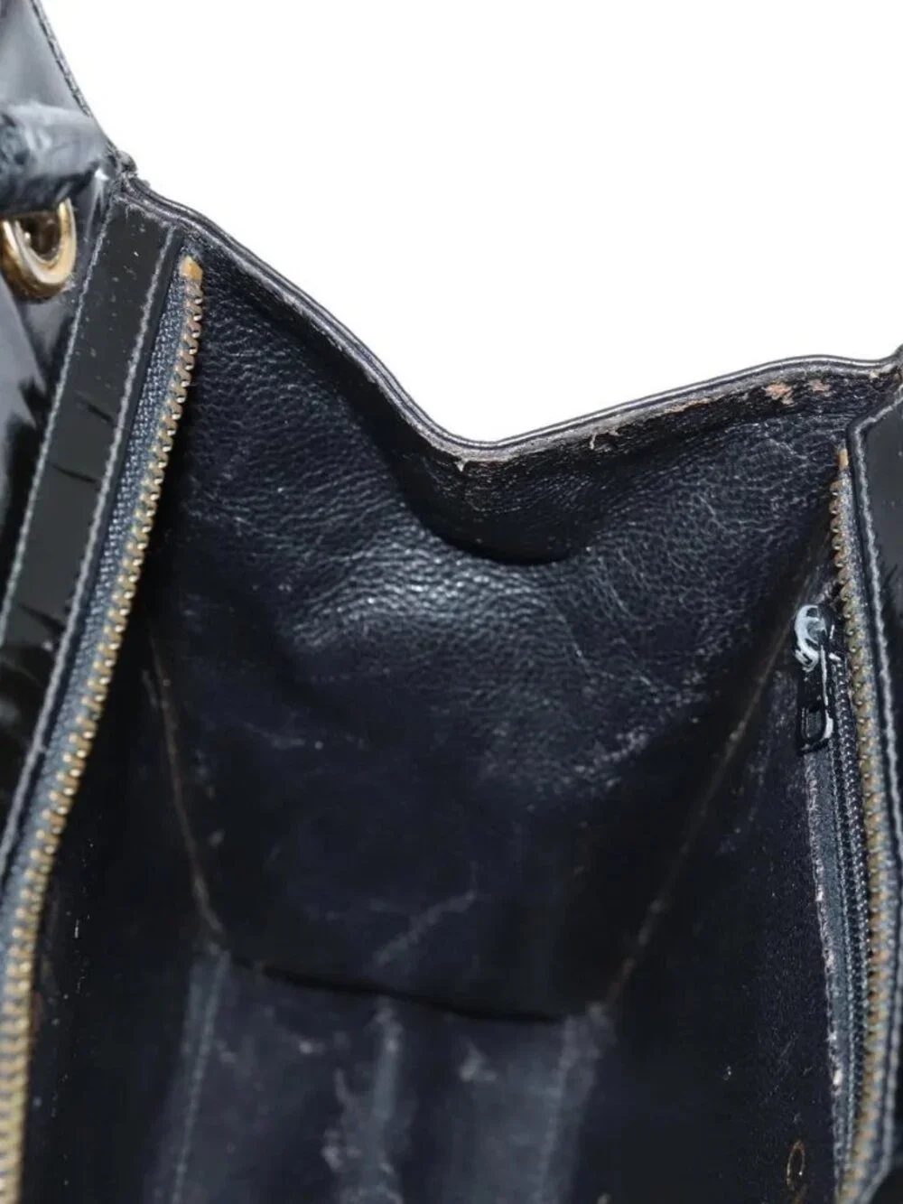 CHANEL V Stitch Shoulder Bag Enamel Black CC Auth bs25102